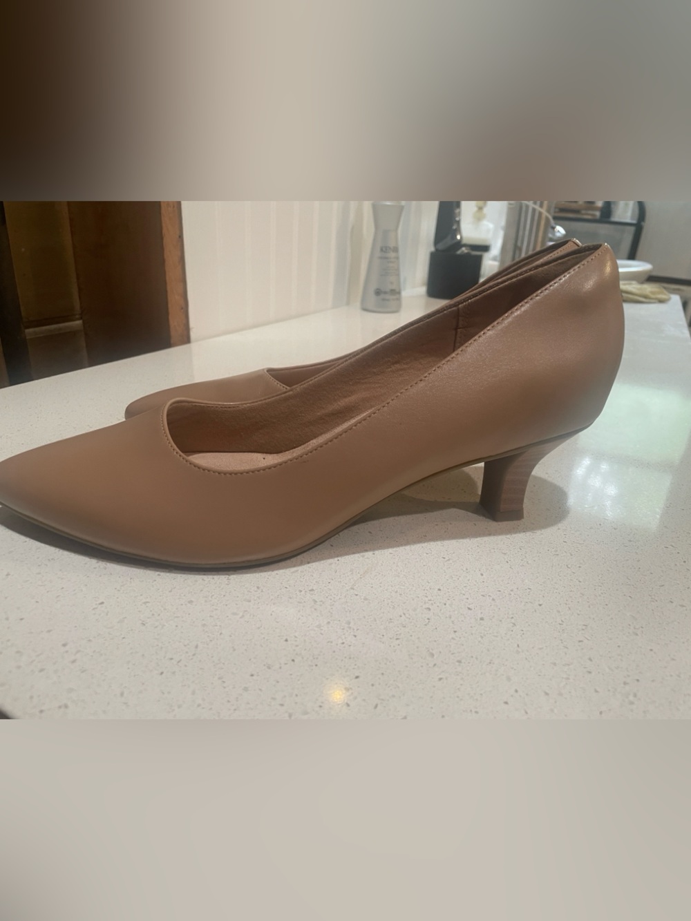 Size 11 Clarks collection Women's Low Heel Pump in beige/tan, so comfortable